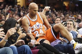 完美体育品牌-小乔丹加盟湖人视频