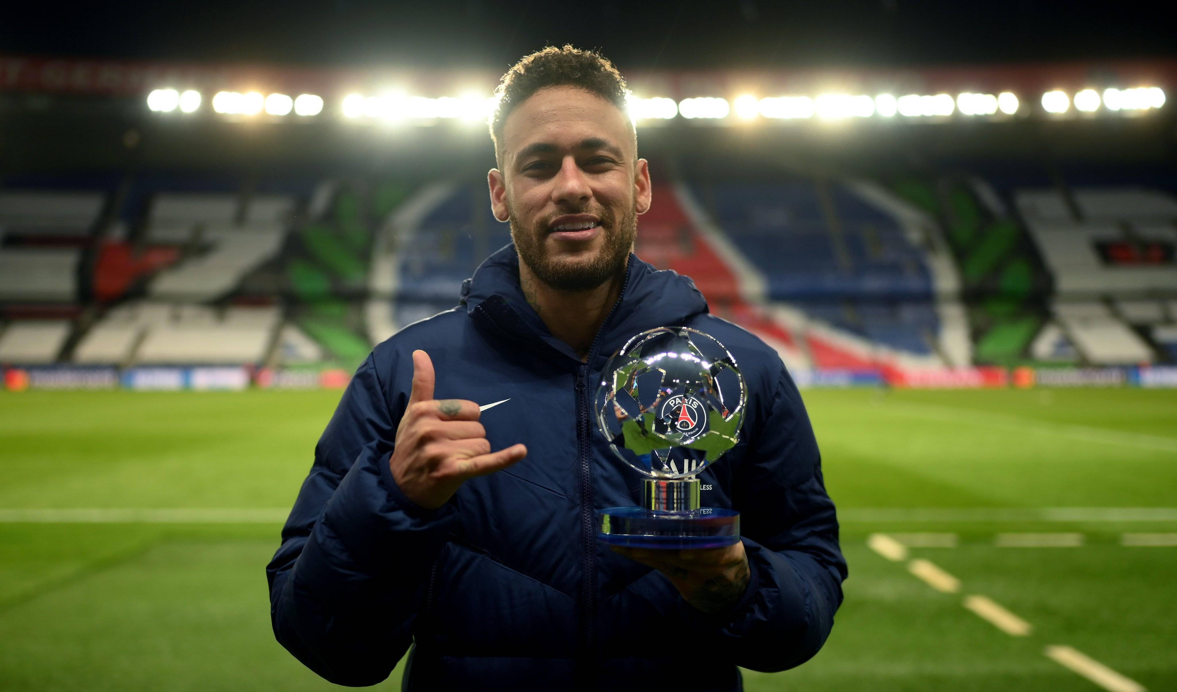 完美体育品牌-阿尔维斯加盟里昂，将为球队注入新活力  第1张