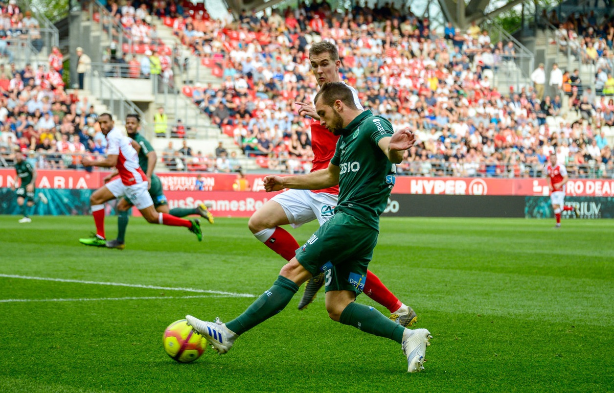 完美体育直播机构-圣埃蒂安主场战胜南特，继续保持不败的简单介绍  第2张