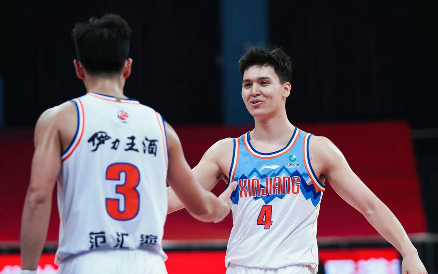 完美体育-包含北京球员在大赛中力压群雄，夺得冠军殊荣的词条  第2张