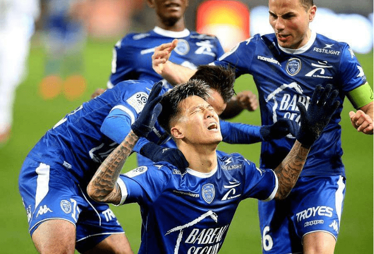 完美体育-包含瓦朗谢纳战平图卢兹,保级前景暂未明朗的词条 第1张 完美体育-包含瓦朗谢纳战平图卢兹,保级前景暂未明朗的词条 第1张